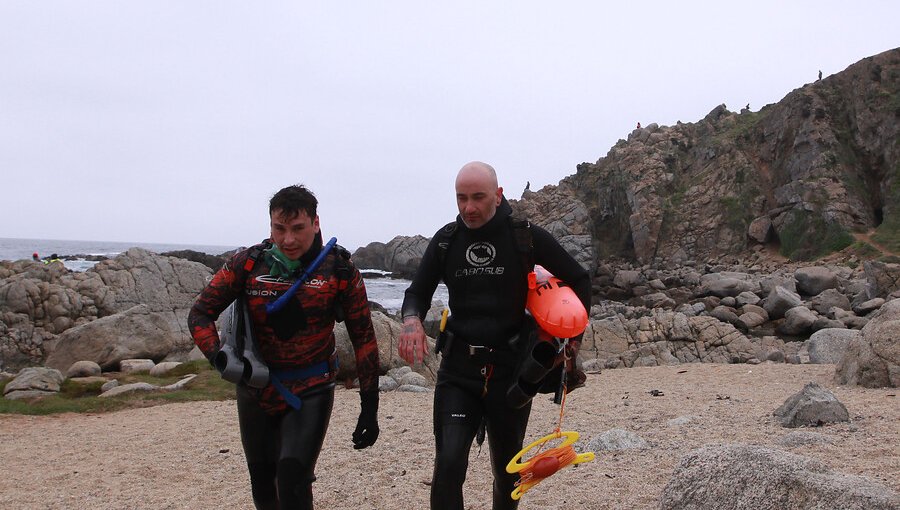 Sin éxito cierra cuarta jornada de búsqueda de hombre que cayó en roqueríos en El Quisco