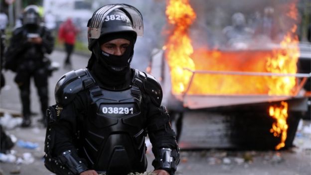 Corte Suprema de Colombia ordena al gobierno garantizar la protesta pacífica y pedir perdón por excesos de la policía