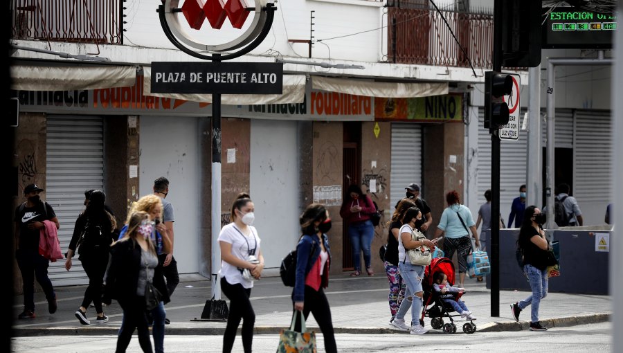 Alcalde de Puente Alto insta a los vecinos "a no caer en el peligroso relajo” por término de la cuarentena