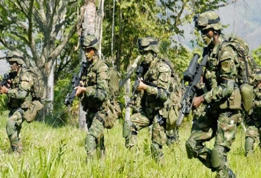 Muerte de una mujer por un disparo en la cabeza de parte de un soldado sacude a Colombia