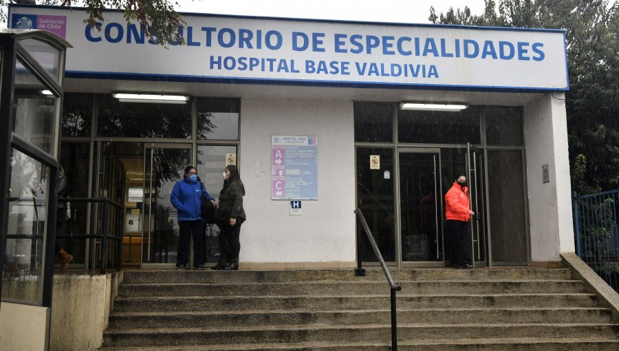 Brote en Hospital de Valdivia: 10 funcionarios y 13 pacientes tienen Covid-19