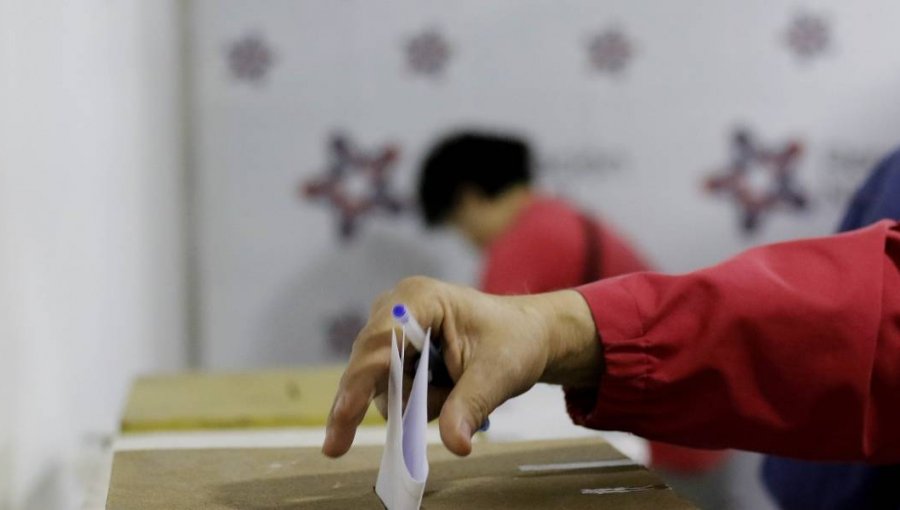 Fallo fotográfico en votación de Renovación Nacional determinó que no habrán elecciones internas hasta después de las municipales