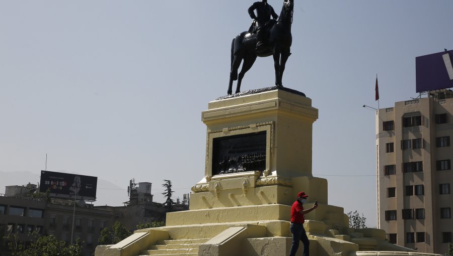 Tras ser vandalizado, monumento al general Baquedano amaneció restaurado