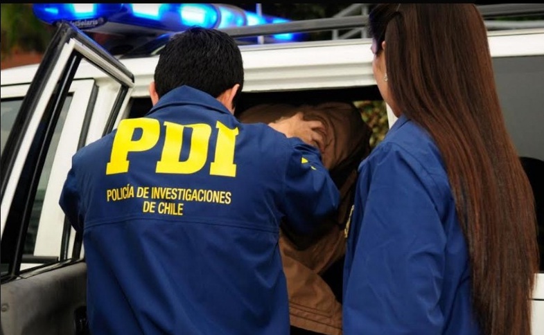 Dos menores de edad se entregan a la PDI por muerte de mujer durante encerrona en Peñalolén