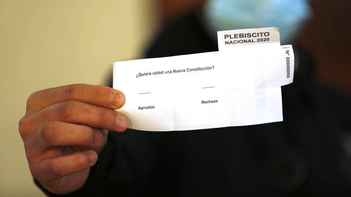 Insólito: Detienen a hombre que se llevó el voto a su casa en Ñuble