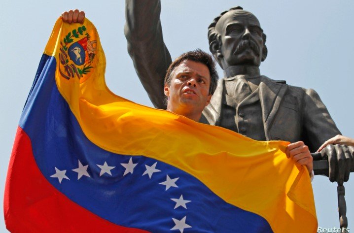 Leopoldo López llega a España tras dejar Venezuela de forma clandestina