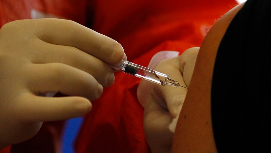 U. de Chile autoriza ensayos clínicos de la vacuna contra el Covid-19 de Oxford y AstraZeneca
