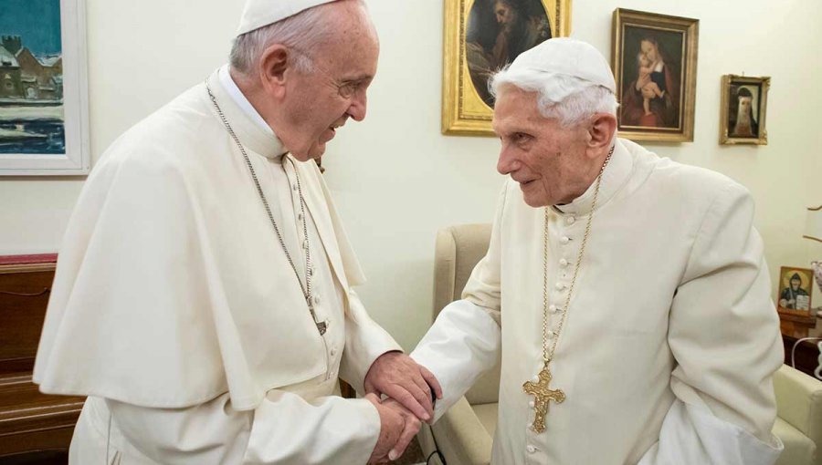 Papa Francisco asegura que su batalla contra la corrupción en el Vaticano es el legado de Benedicto XVI
