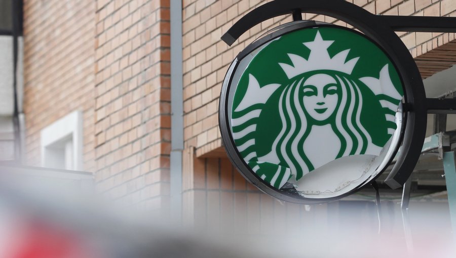 Starbucks indemnizará a trabajadores suspendidos producto de la pandemia