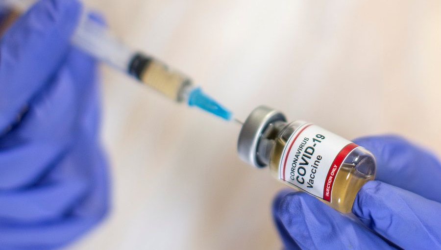 Brasil suspende ensayos de la vacuna china contra el Covid-19 por un “incidente adverso”
