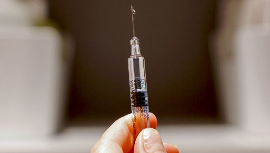 Oxford y AstraZeneca aseguran que su vacuna contra el Covid-19 produce inmunidad y es segura para los adultos mayores