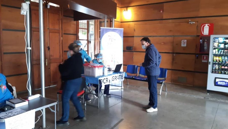 Mantienen operativos de toma de muestras PCR en estaciones de Metro Valparaíso