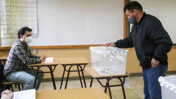 Personas con Covid no podrán votar en las primarias de este domingo