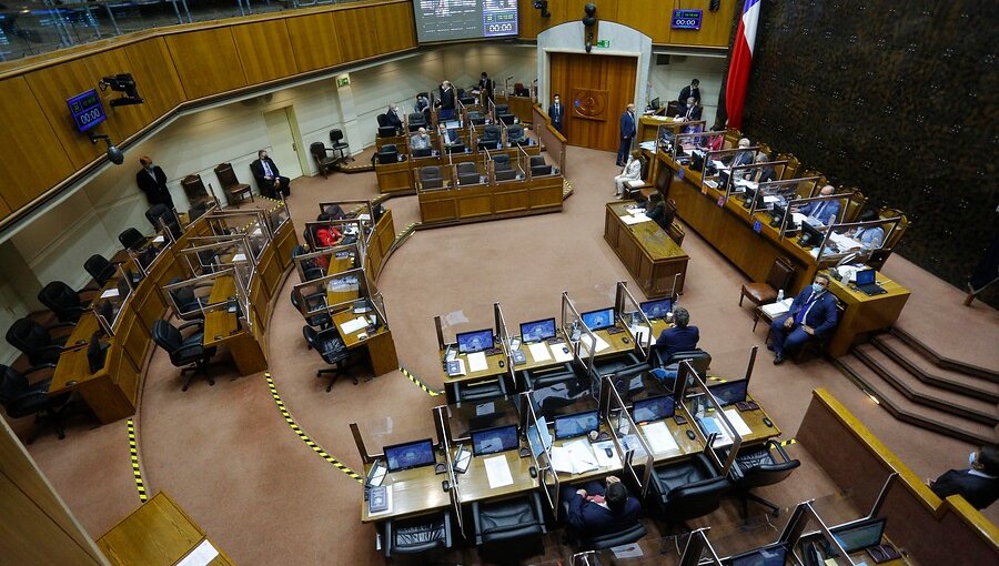 Comisión del Senado postergó para este martes la votación del proyecto del Gobierno sobre segundo retiro del 10%