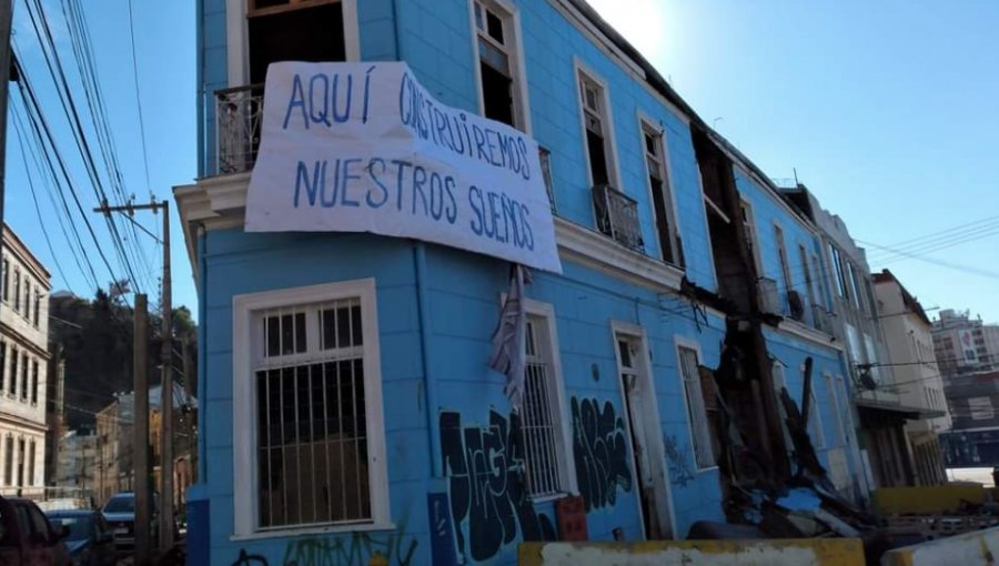 Vecinos cerraron motel destruido por incendio en Valparaíso: hasta denuncias de zoofilia reportaron