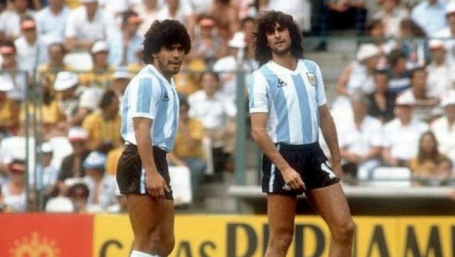 Mario Kempes se despidió de Diego Maradona: "Se fue un grande del fútbol argentino"