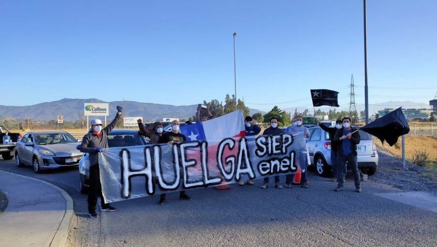 Profesionales de Enel Generación iniciaron huelga tras no llegar a acuerdo: hubo manifestaciones en termoeléctrica de Quillota