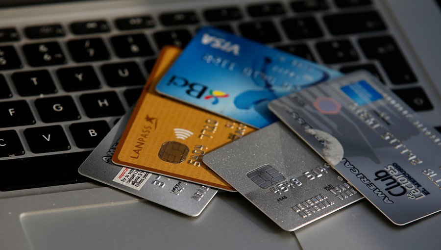 FNE pide al TDLC regular transitoriamente tasas de intercambio determinadas por las marcas internacionales de tarjetas