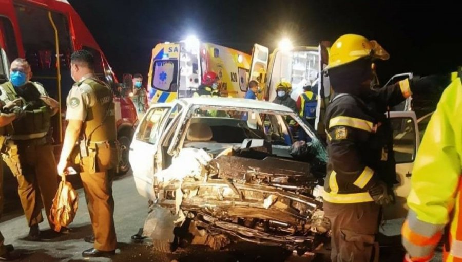 Dos lesionados de gravedad dejó colisión de vehículos en sector cuesta Chagres en Catemu