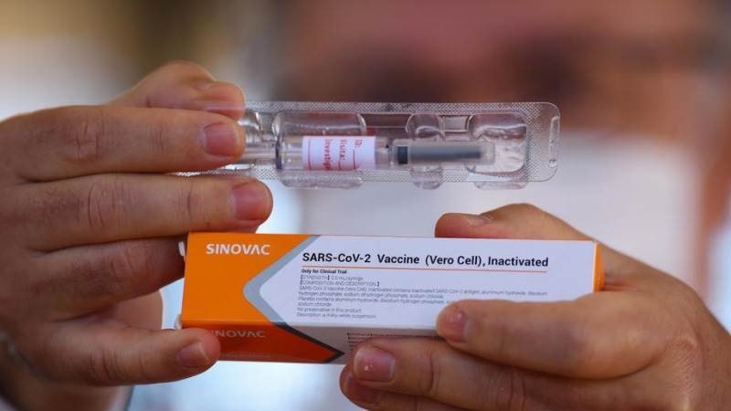 Instituto de Salud Pública aprueba el uso de emergencia de vacuna Sinovac contra el Covid-19