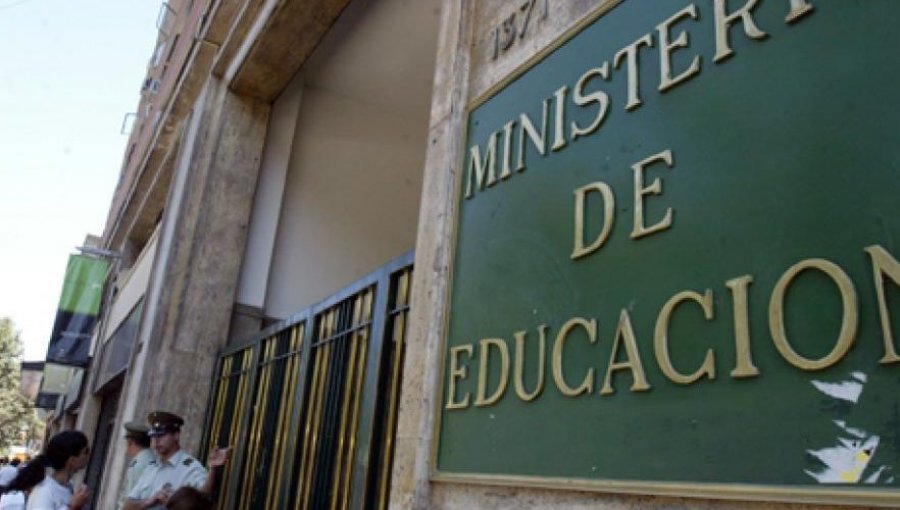 Fiscalía y Ministerio de Educación firman acuerdo para fortalecer pesquisas contra corrupción
