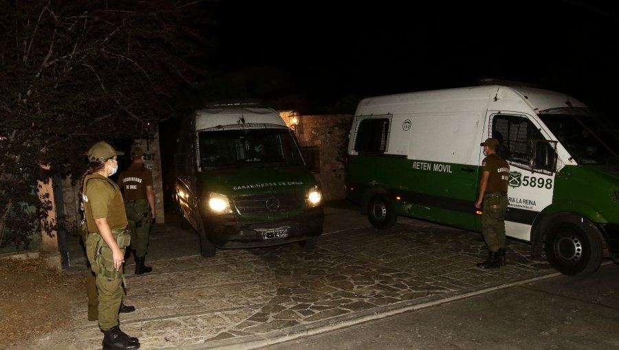 Tres carabineros lesionados tras fiscalizar una fiesta clandestina en Las Condes