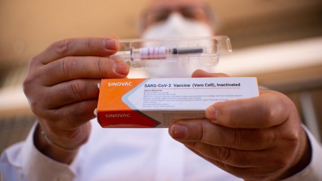 Este jueves llega a Chile primer cargamento con 2 millones de dosis de la vacuna contra el Covid-19 de Sinovac