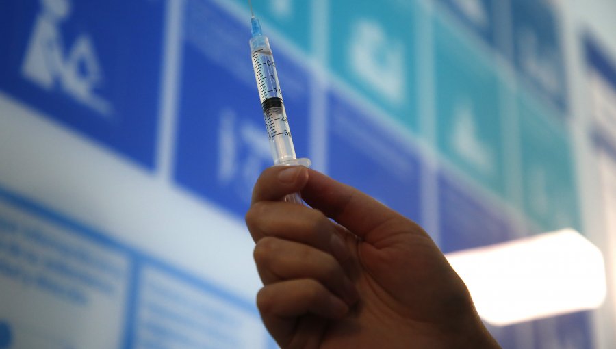 Consejo para la Transparencia llama a transparentar información de vacunas y evitar Fake News