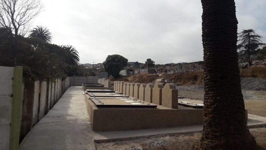 Recepcionan obra de 62 construcciones para sepulturas familiares en el Cementerio de Playa Ancha