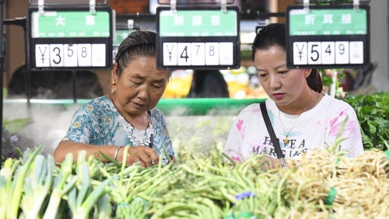 Cómo consiguió China erradicar la pobreza extrema y las dudas que despierta el triunfal anuncio del gobierno