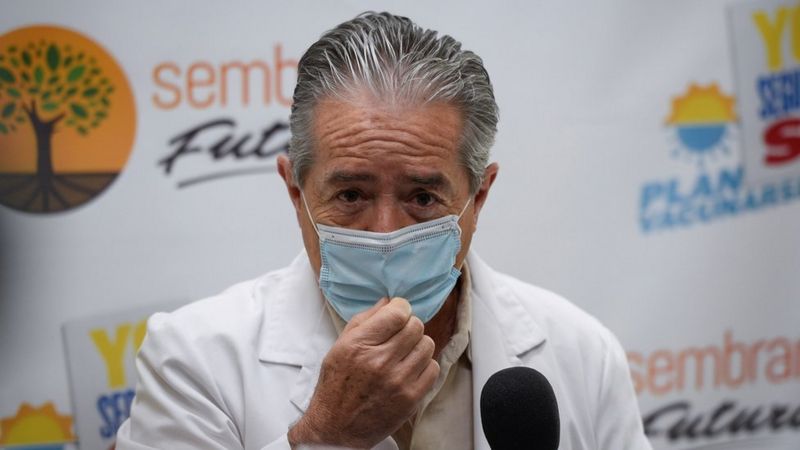 Ministro de Salud de Ecuador renuncia por el escándalo del plan de vacunación contra el Covid-19