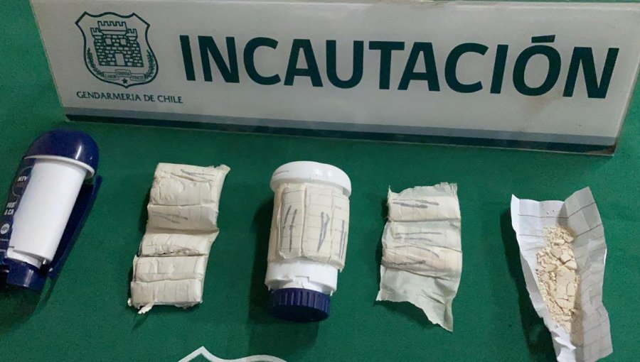 Mujer intenta ingresar a la cárcel de Los Andes con droga escondida en desodorantes