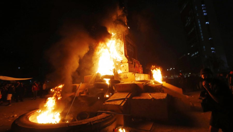 Ejército y estatua de Baquedano: "Es urgente trasladarla, repararla y restaurar"