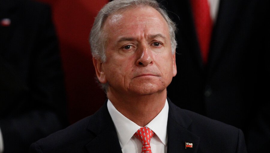 Ex ministro de Hacienda, Felipe Larraín, fue designado por el presidente Piñera como director de Codelco