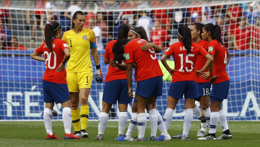 "Guerreras": Vidal y Medel aplaudieron a la Roja femenina tras clasificar a los Juegos Olímpicos