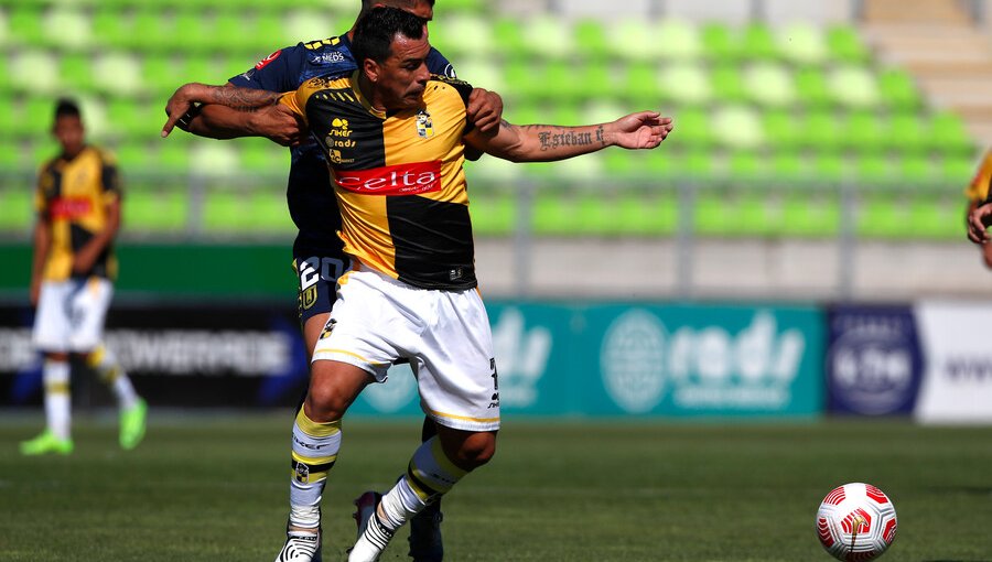 Coquimbo derrotó por la mínima a U. de Concepción y es líder de la Primera B