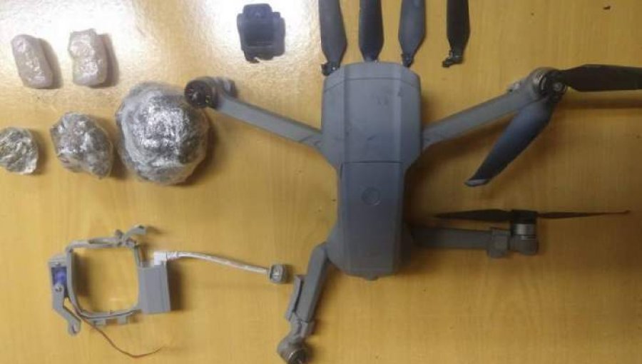 Gendarmes evitaron ingreso de dos drones con drogas a la ex Penitenciaría de Santiago