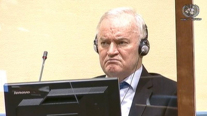 Confirman cadena perpetua por genocidio para Ratko Mladic, el "carnicero de los Balcanes"