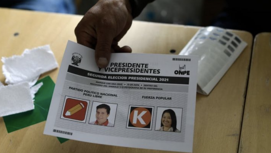 Por qué se está demorando el conteo de votos y quién declara al ganador de las presidenciales de Perú