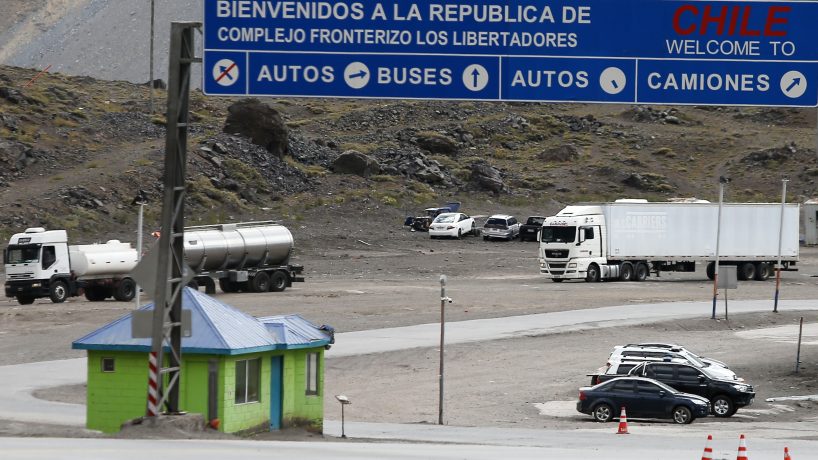 Conductor de camión muere tras ser atropellado por su propia máquina en Los Libertadores