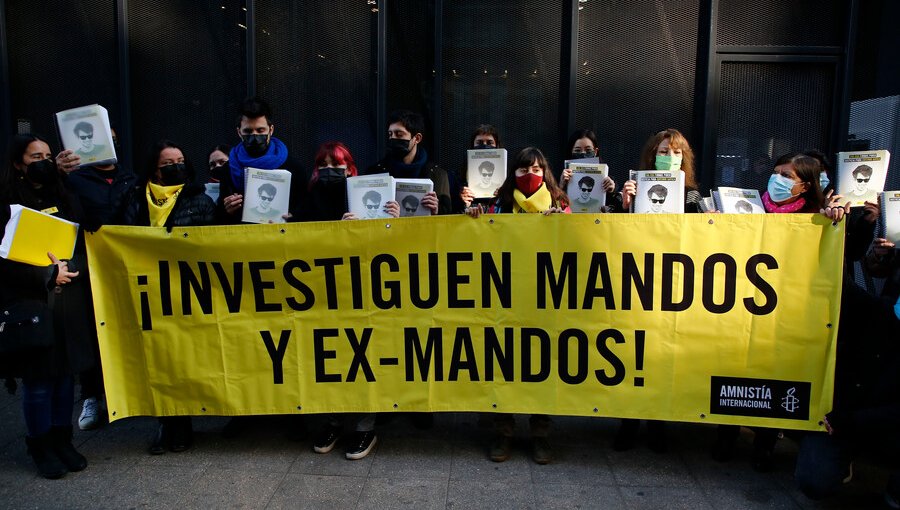 Amnistía Internacional entrega firmas exigiendo justicia para Gustavo Gatica