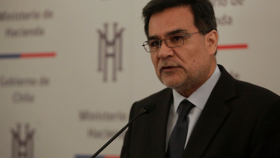 Gobierno ratifica a Fernando Barraza para un nuevo periodo como director del SII