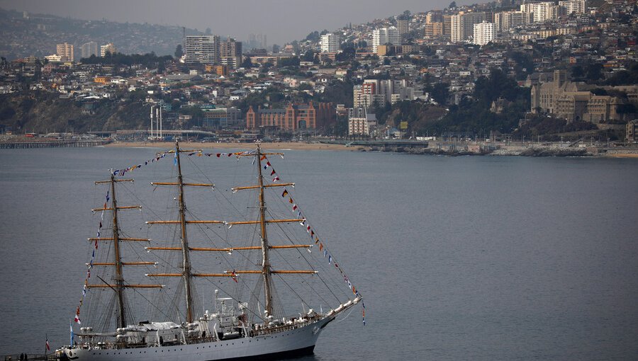 Suspenden actividades de buque argentino en Valparaíso en medio de tensión diplomática por disputa limítrofe