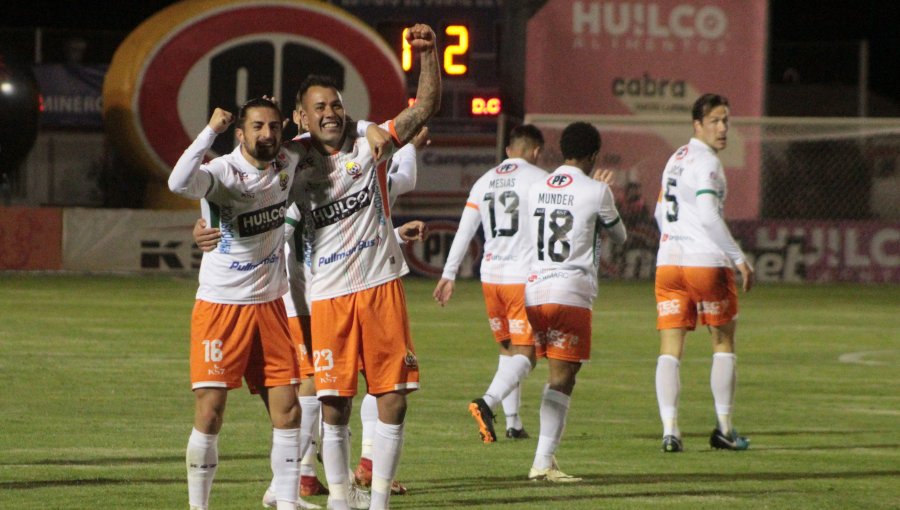 Cobresal consiguió su primer triunfo en el Campeonato tras golear a D. Copiapó en El Salvador