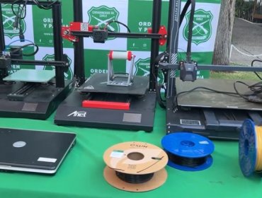 Incautan impresoras 3D usadas para fabricar armamento en allanamientos en Estación Central y Macul
