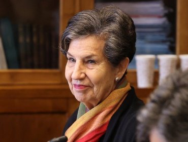 Senadora Allende presenta iniciativa que permite que se incorporen tecnologías para facilitar el acceso a la información de medicamentos