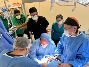 Hospital Fricke de Viña realiza compleja intervención microvascular para extraer un tumor mandibular paciente de 72 años