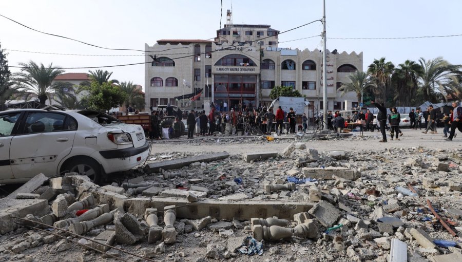Franja de Gaza: Ya llevan más de 320 cuerpos exhumados desde fosas comunes de un Hospital de Jan Yunis