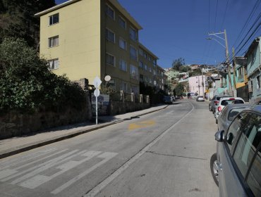 Obras en calle José Tomás Ramos de Valparaíso incluyó reparación de 1.200 metros de calzada e instalación de elementos de seguridad